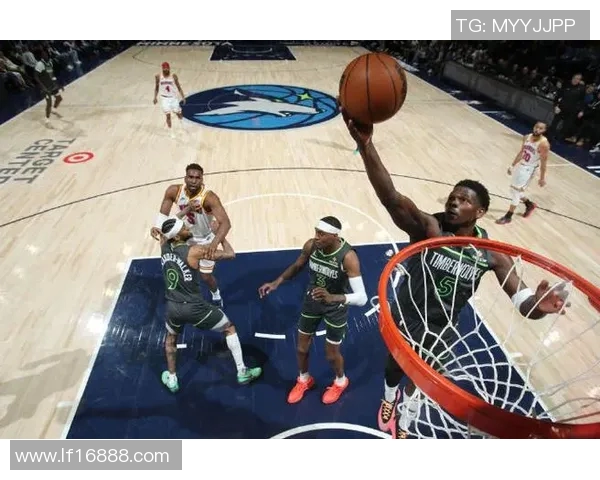 2016年4月6日勇士队与森林狼队激战回顾精彩瞬间与赛场亮点分析