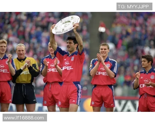 埃青年与特温特激战正酣谁能在这场对决中笑到最后 埃青年与特温特激战正酣谁能在这场对决中笑到最后