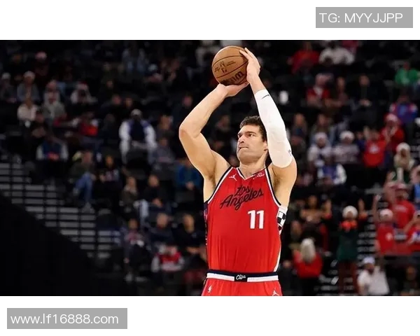 布鲁克洛佩斯的篮球之路：从新秀到NBA明星的蜕变与成长