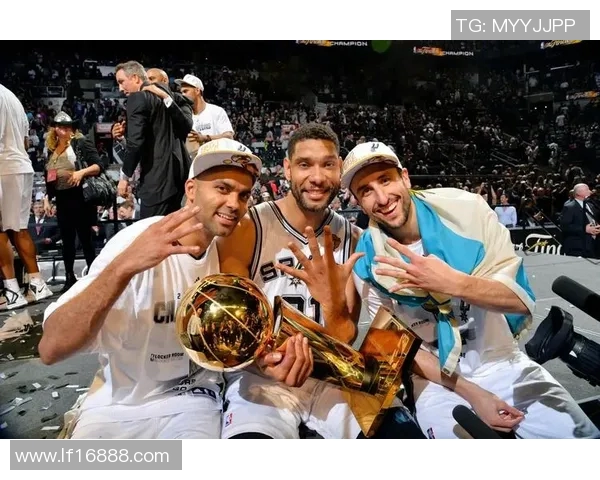 巅峰时期的邓肯与戴维斯谁能称霸NBA历史的内线之争